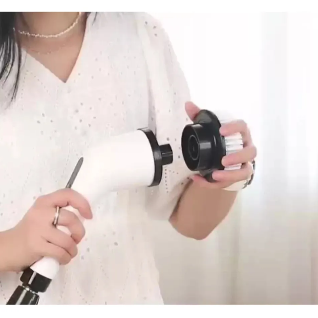 Cepillo Limpiador Multiusos Eléctrico Retráctil Inalámbrico